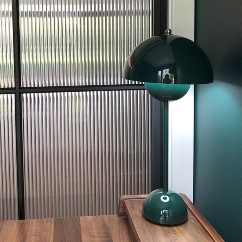 Modern Style Mushroom Shape Table Lighting Metal 1 Light Table Lamp for Bedroom