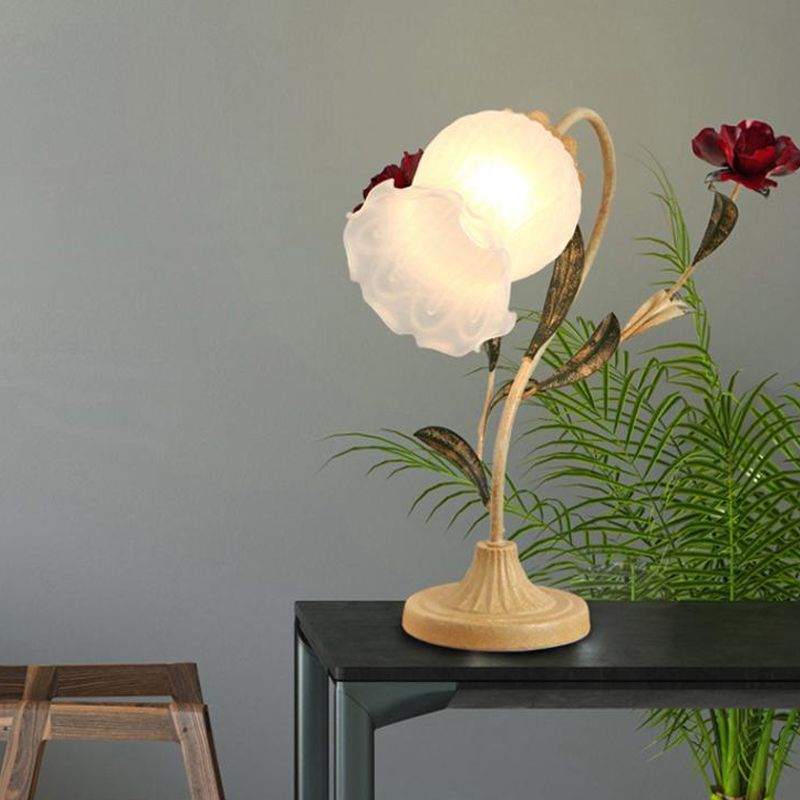 1-Bulb Table Light Korean Garden Dinning Room Night Lamp with Floral Opal Frosted Glass Shade in Red/Pink