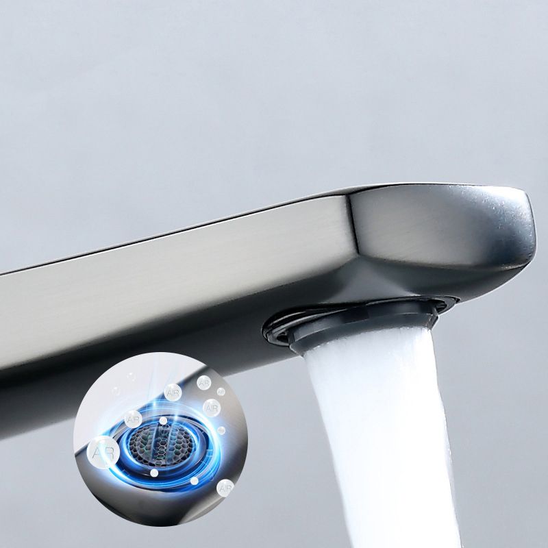 Contemporary Centerset Faucet Single Lever Handle Faucet for Bathroom