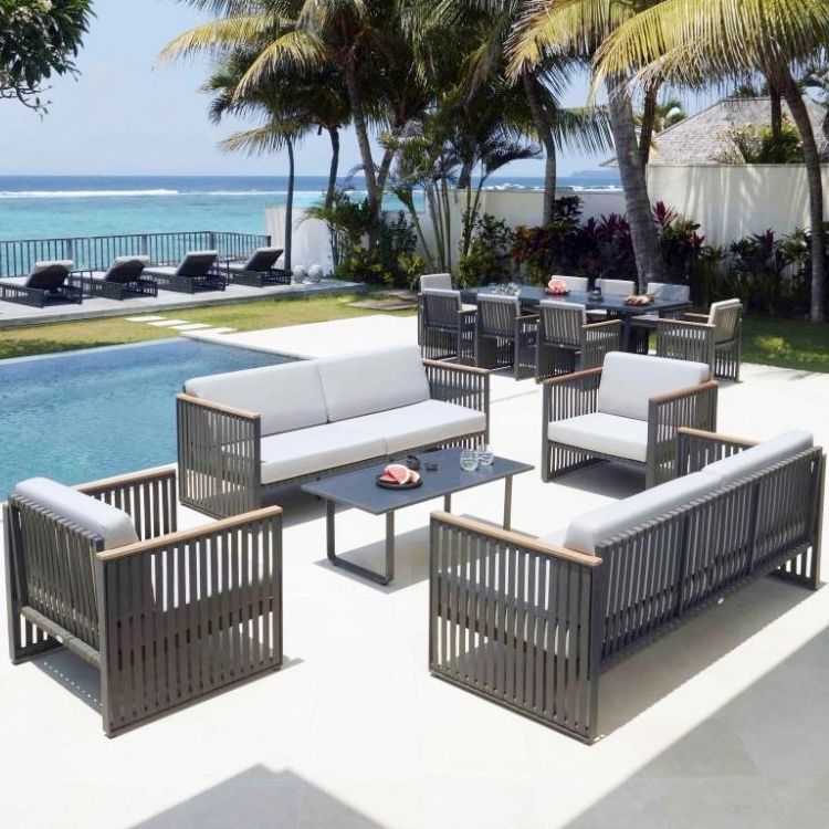 Modern Symmetrical White Cushion Outdoor Patio Sofa/Patio Daybed