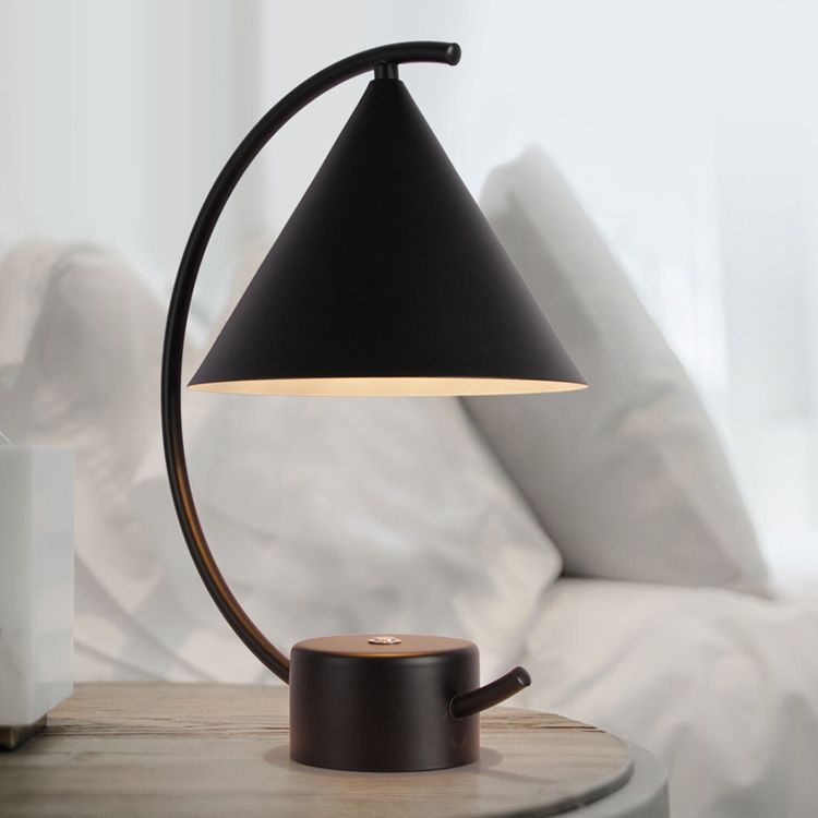 Nordic Style Curve Table Lighting Metallic 1 Head Bedroom Night Stand Lamp