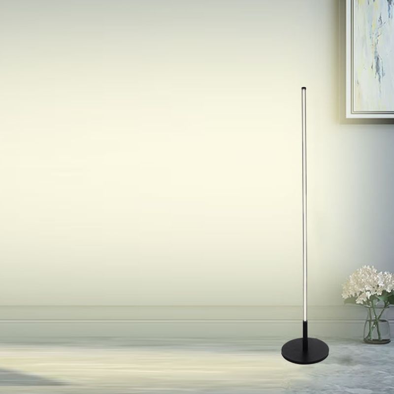 Linear Shape Floor Lighting Contemporary Style Metal 1 Light Floor Lamp in Black