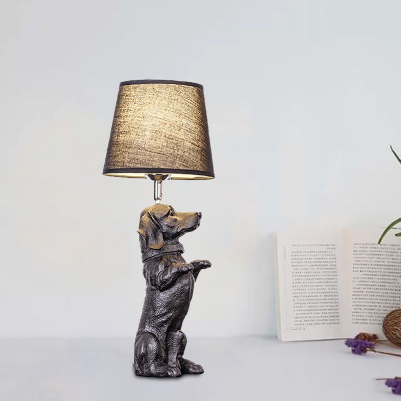 Sitting/Standing Dog Night Table Light Creative Resin 1 Head Black Table Lighting with Barrel Fabric Shade for Bedroom