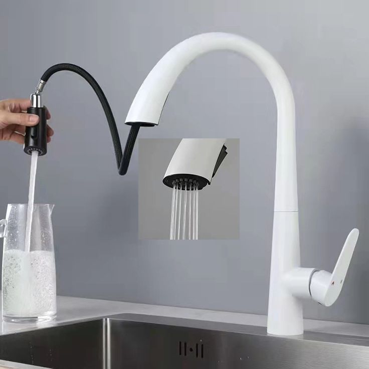 Contemporary Pull Down Kitchen Standard Faucet Single Handle Faucet with Pull Out Sprayer