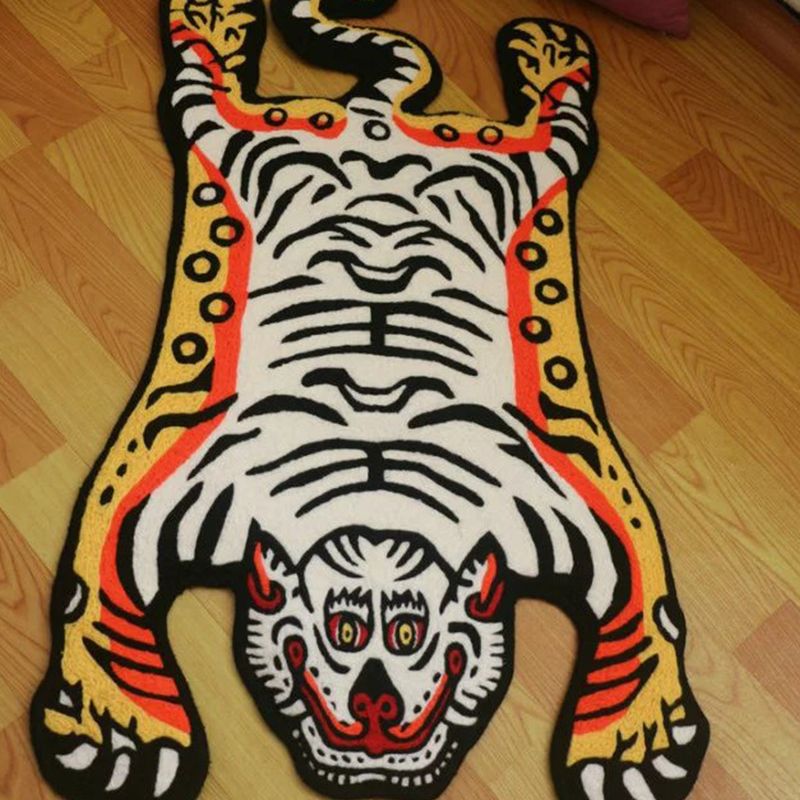 Rapis de peau de tigre de forme irrégulière Tapis d'intérieur créatif multicolo