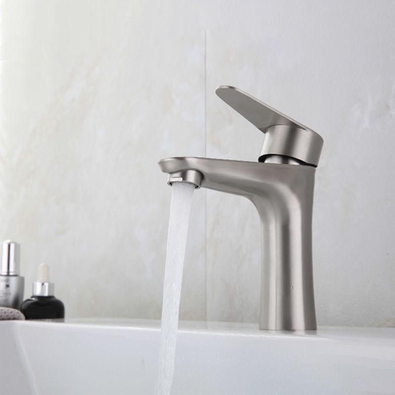 Circular Single Handle Bathroom Faucet Single Hole Vessel Sink Faucet in Chrome