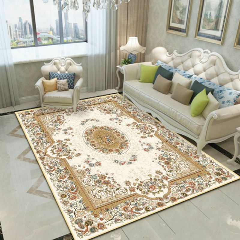 Beige Retro Carpet Polyester Graphic Carpet Non-Slip Backing Carpet for Living Room