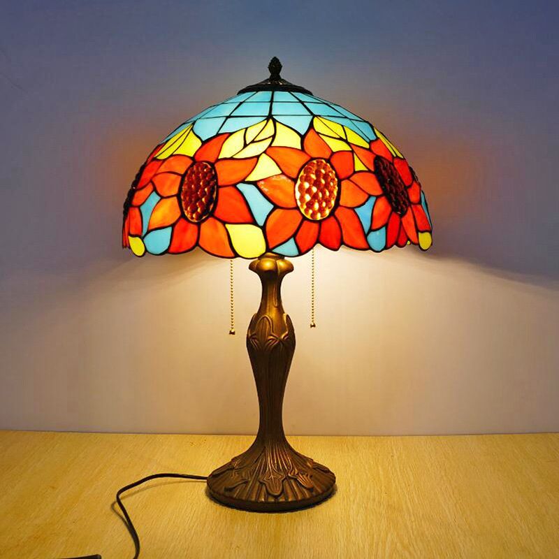 Traditional Sunflower Pattern Nightstand Lamp 2 Heads Stained Glass Table Lighting with Pull Chain