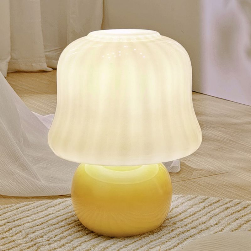 One-Bulb Table Light Modern Glazed Glass Yellow Mushroom Desk Lamp for Bedroom Living Room