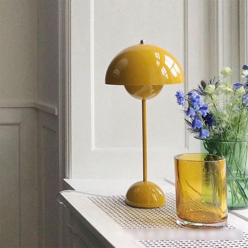 Nordic Style Metal Table Lamp Mushroom Shape Colorful Bulb Table Light for Bedroom