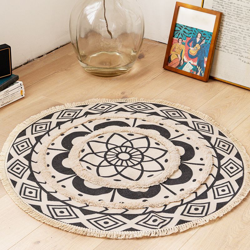 Creative Graphic Design Rug Aesthetic Round Carpet with Fringe Cotton Blend Rug for Home Decor