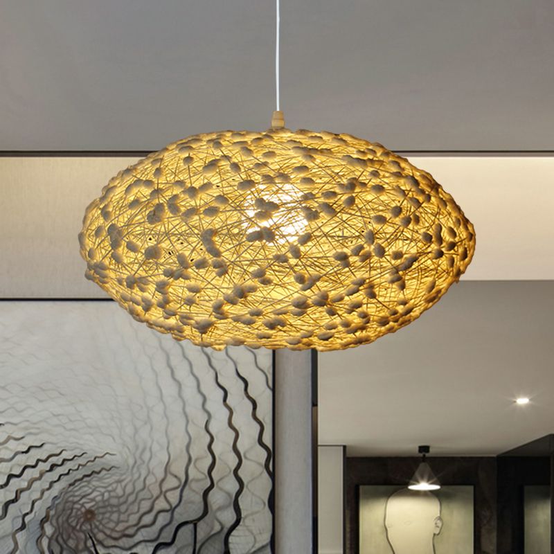 Illuminazione asiatica a 1-bulba appeso beige ovale con soffitto a sospensione con tonalità rattan per camera da letto