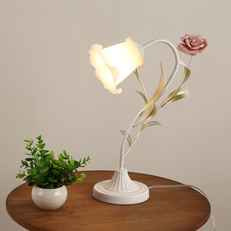 1-Bulb Table Light Korean Garden Dinning Room Night Lamp with Floral Opal Frosted Glass Shade in Red/Pink