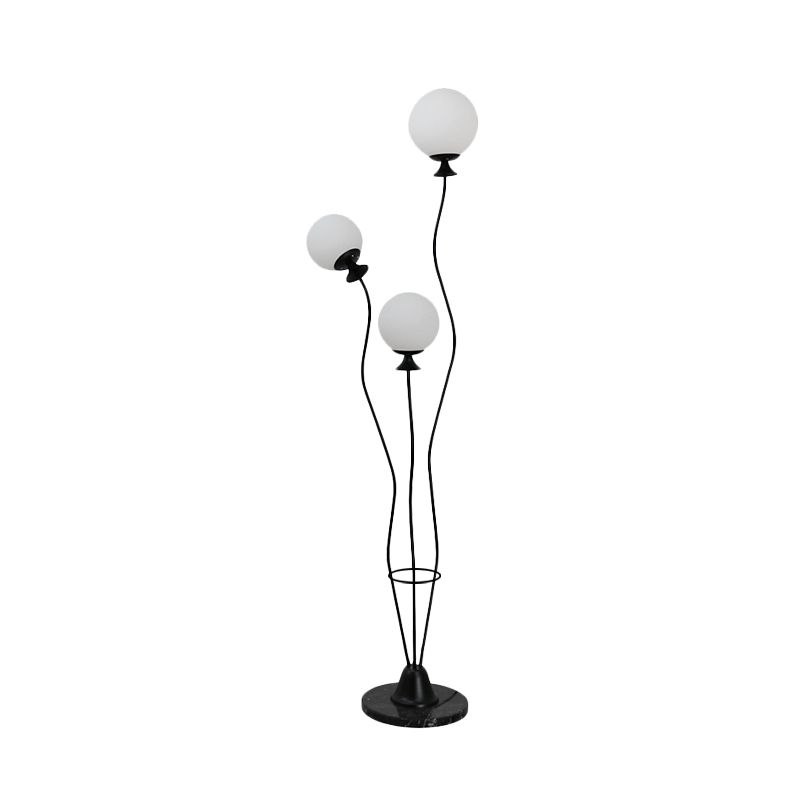 Ball Standing Light with Curved Arm Modernist Glass 3 Heads Living Room Floor Reading Lamp in Black/White