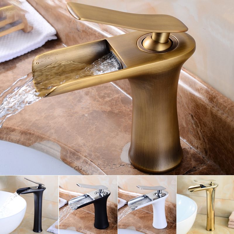 Traditional Kitchen Faucet Brass Low Profile Standard Kitchen Faucets with Single Handle