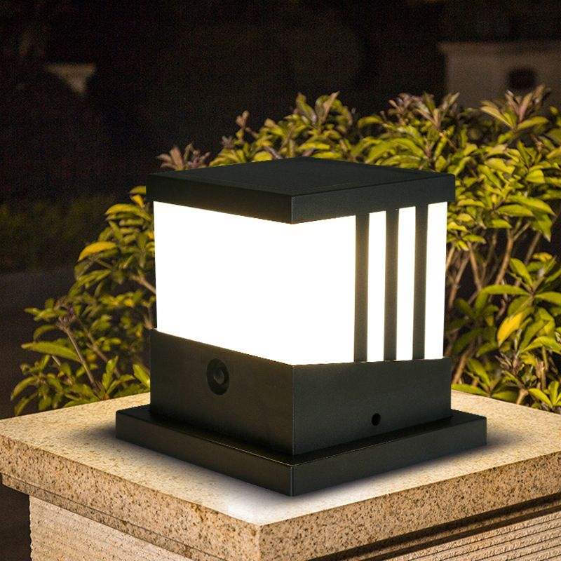 Modern Simple Outdoor Light Cube Shape Solar Energy Pillar Lamp for Outdoor