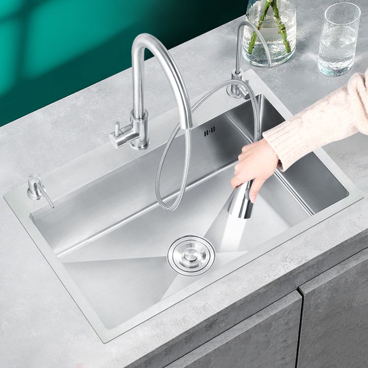 Classic Style Kitchen Sink Stainless Steel Colorfast Kitchen Sink with Drain Strainer Kit