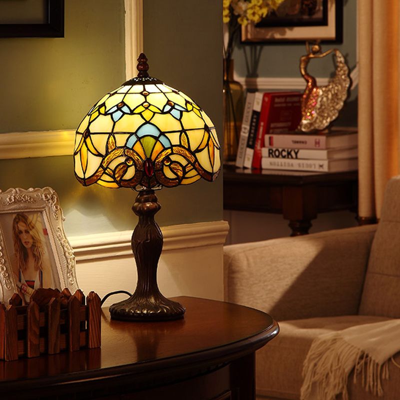 1 Bulb Domed Table Lighting Baroque Dark Coffee Spikelet-Pattern Stained Glass Night Lamp