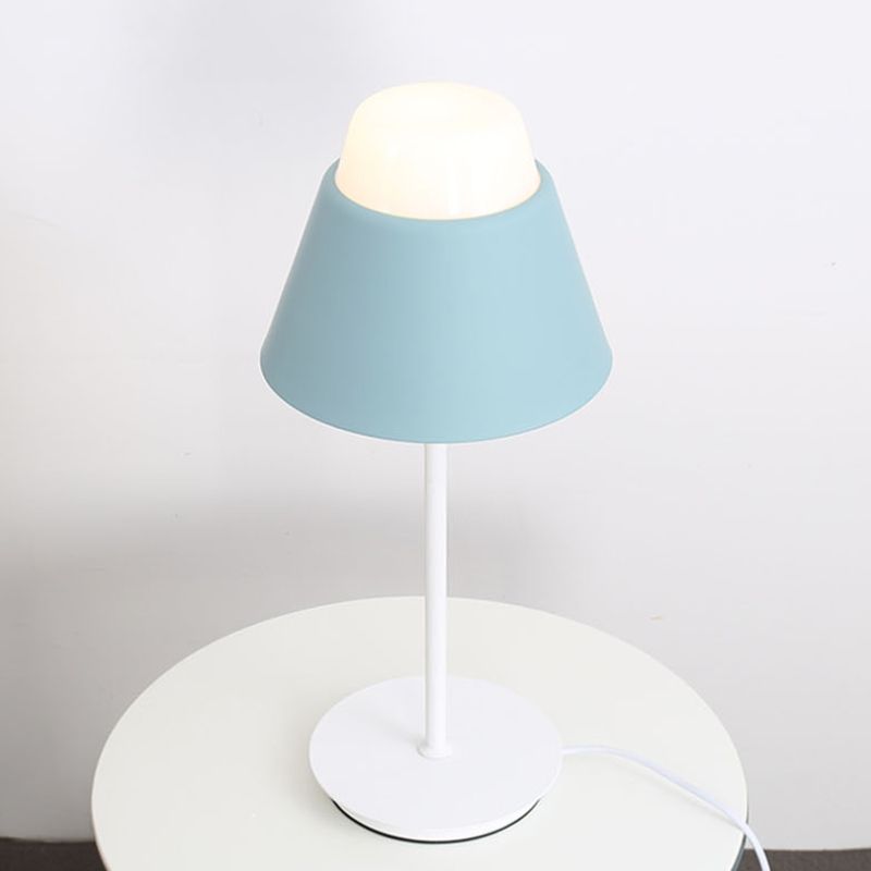 Pink/Blue Finish Cone Night Table Light Modernist 1 Leichte Acryl -Schattenschatten -Schreibtischlampe für den Lernraum