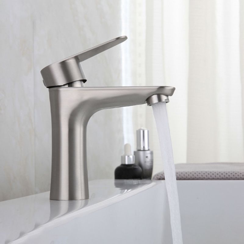 Circular Single Handle Bathroom Faucet Single Hole Vessel Sink Faucet in Chrome