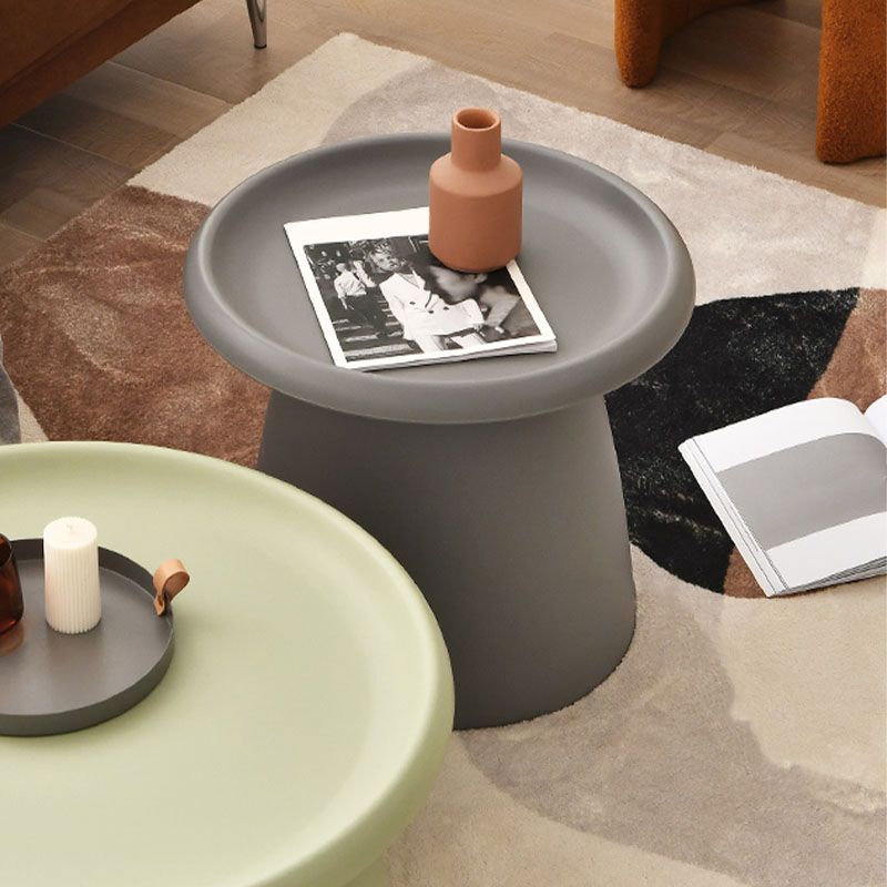 Modern Round Bedside Cabinet Plastic Nightstand, 20"L X 20"W X 17.5"H