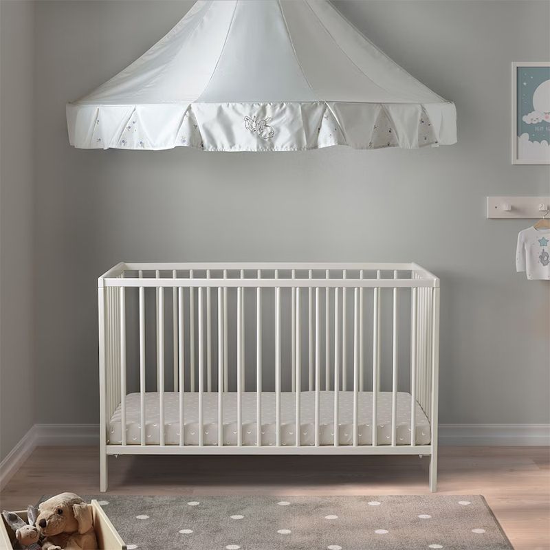 Scandinavian Solid Wood Baby Crib 2-in-1 Convertible Nursery Bed