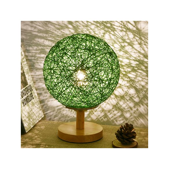 Rattan handgewebte Tischlampe zeitgemäß 6 "/7" W 1 Glühbirnen weiß/rotes Tischlicht mit globaler Schatten und Holzbasis