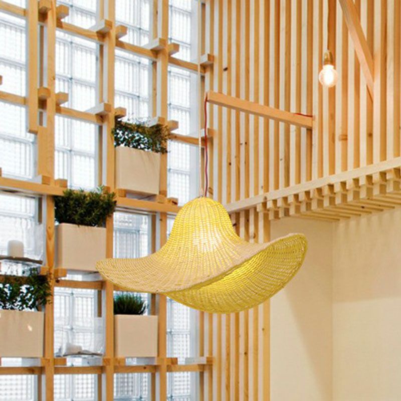 Sud-est asiatico cappello di ghigliottino la luce del soffitto di rattan singola sala pendente sospeso in legno