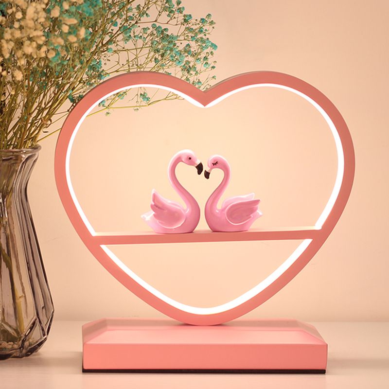 Nordic Loving Heart Night Lampe Metallic Schlafzimmer LED -Tischlicht mit Schwänen Deco in Pink