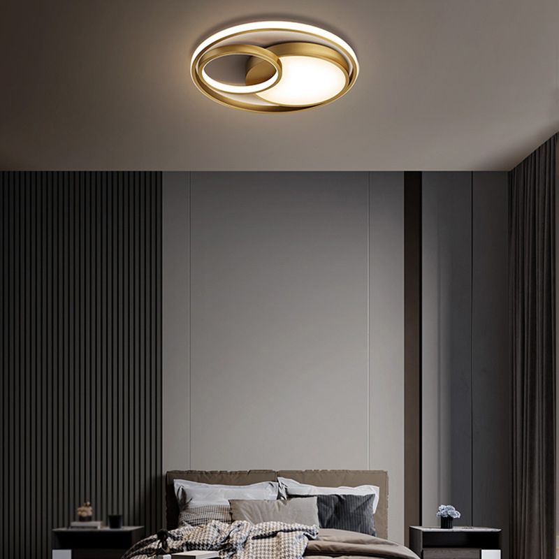 Metal Round Shape Flush Mount Light Modern-Style 3 Lights Flush Ceiling Light in Gold