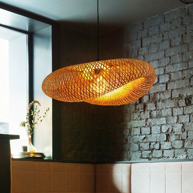 Luz de techo colgante de trabajo a mano novedad novedosa moderna bambú 1 lámpara colgante beige