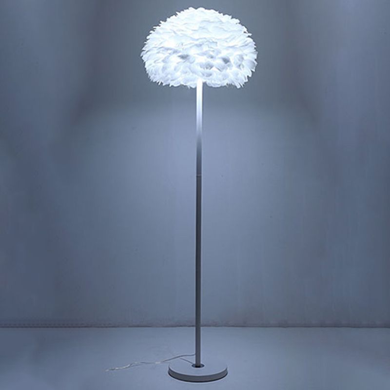 Round Floor Standing Lamp Modern Style Floor Light with Feather Shade