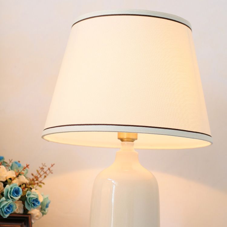 Conical Table Lamp Simplicity Style Fabric Shaded Table Light for Bedroom