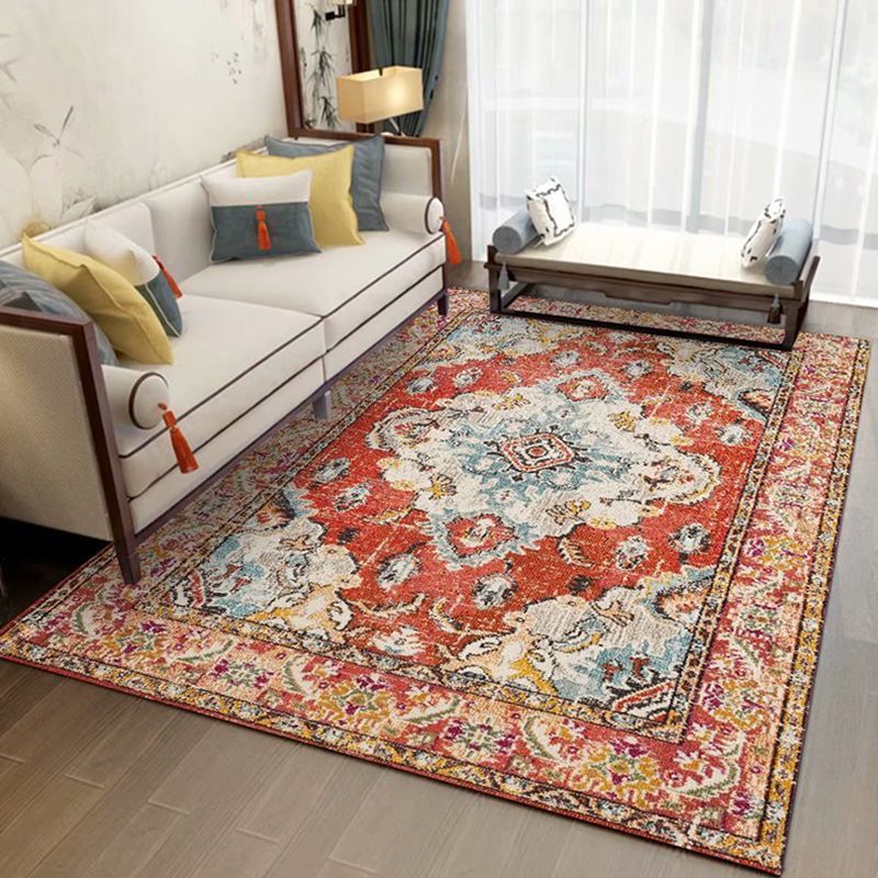 Elegant Red Tone Distressed Carpet Polyester Medallion Indoor Rug Stain Resistant Rug for Home Decoration