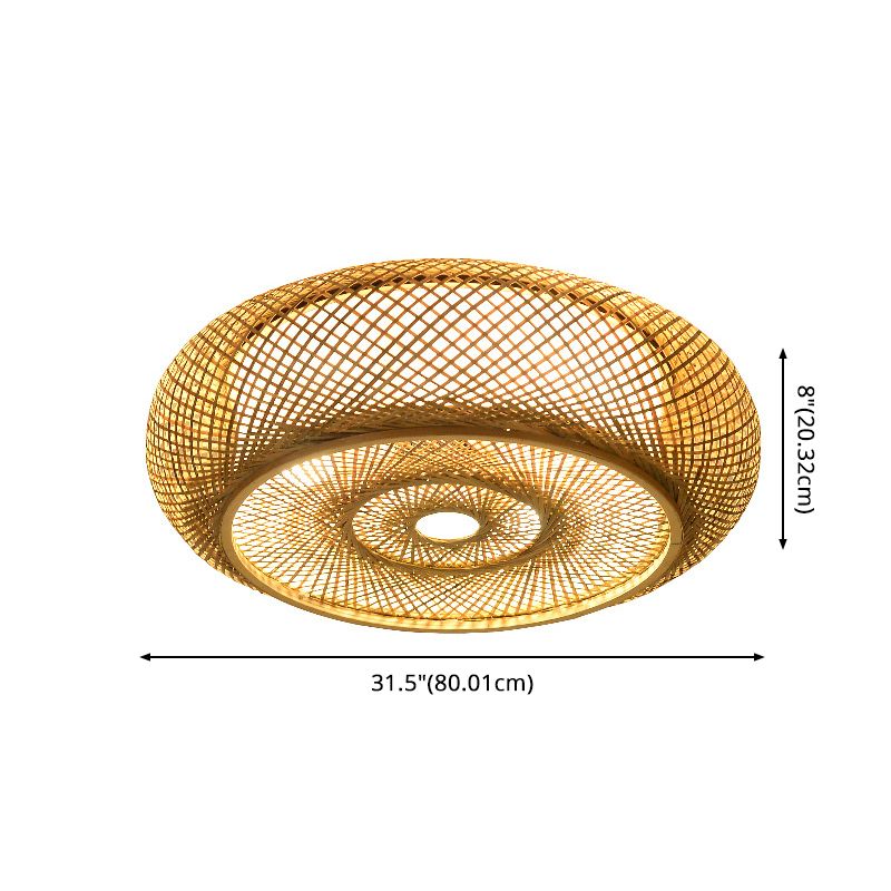 Corredor integrado de bambú tejido con lámpara de techo circular de madera simple en Asia