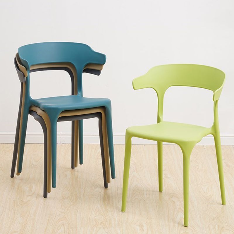 Scandinavian Coffee Shop Stacking Arm Chair Matte Finish Plastic Dining Chair