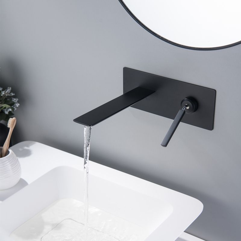 Modern Lavatory Faucet Single Handle Metal Wall Mounted Bathroom Faucet