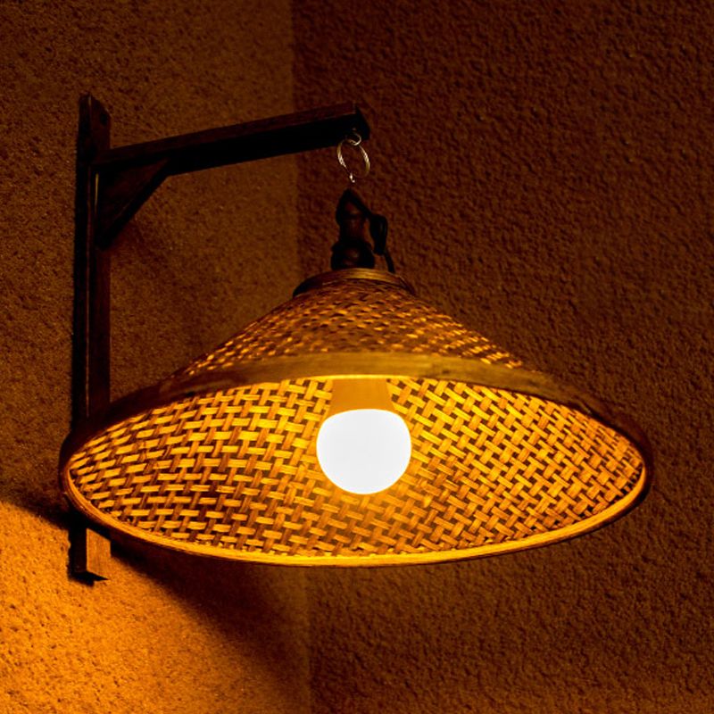 Luz de matorral de bambú cónico 1 Bulbo de montura de pared marrón para escaleras