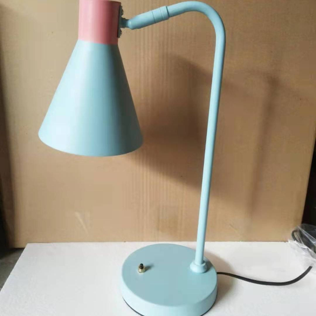 Metal Swivelable Cone Shade Table Light Macaron 1 Head Light Blue and Pink Study Light