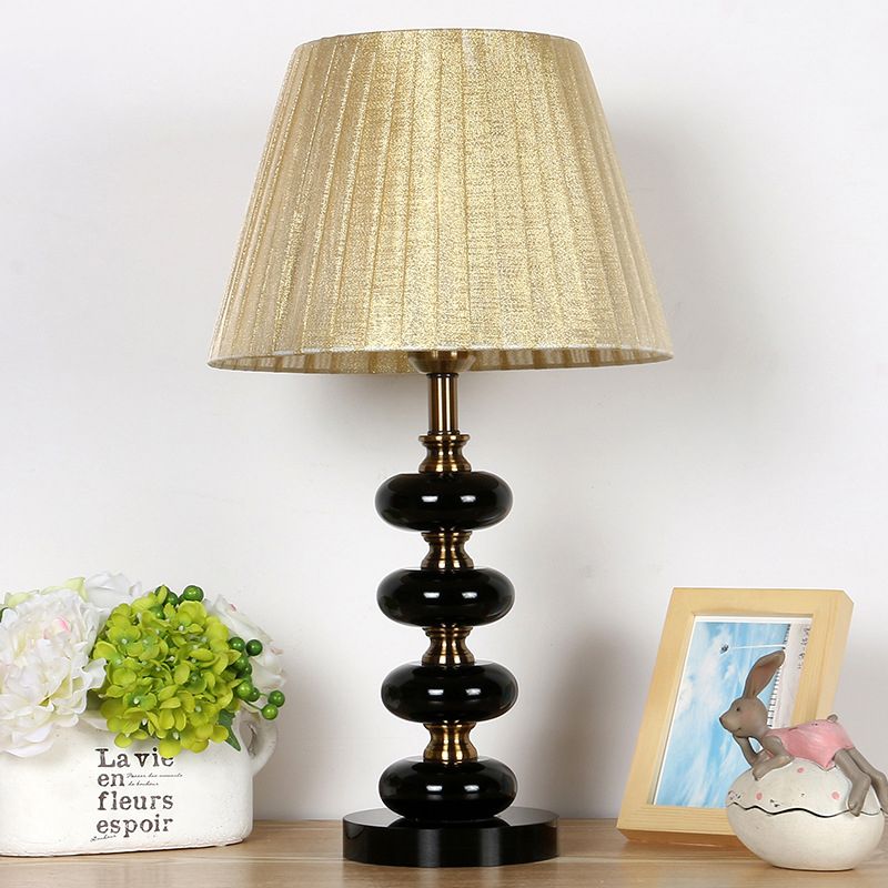 Table de nuit à ampoule unique beige légère tissu rural lampe de cheminée conique avec accent en cristal