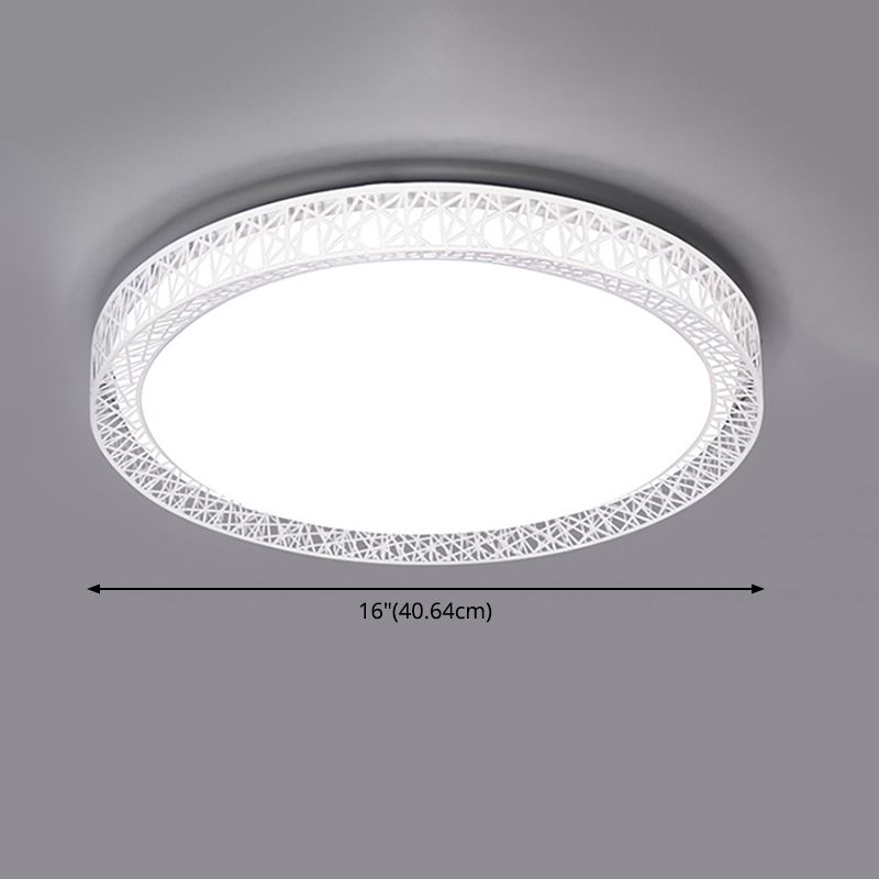 1-Light Round Flush Ceiling Light Fixture Modern Style Metal Led Flush Mount in White