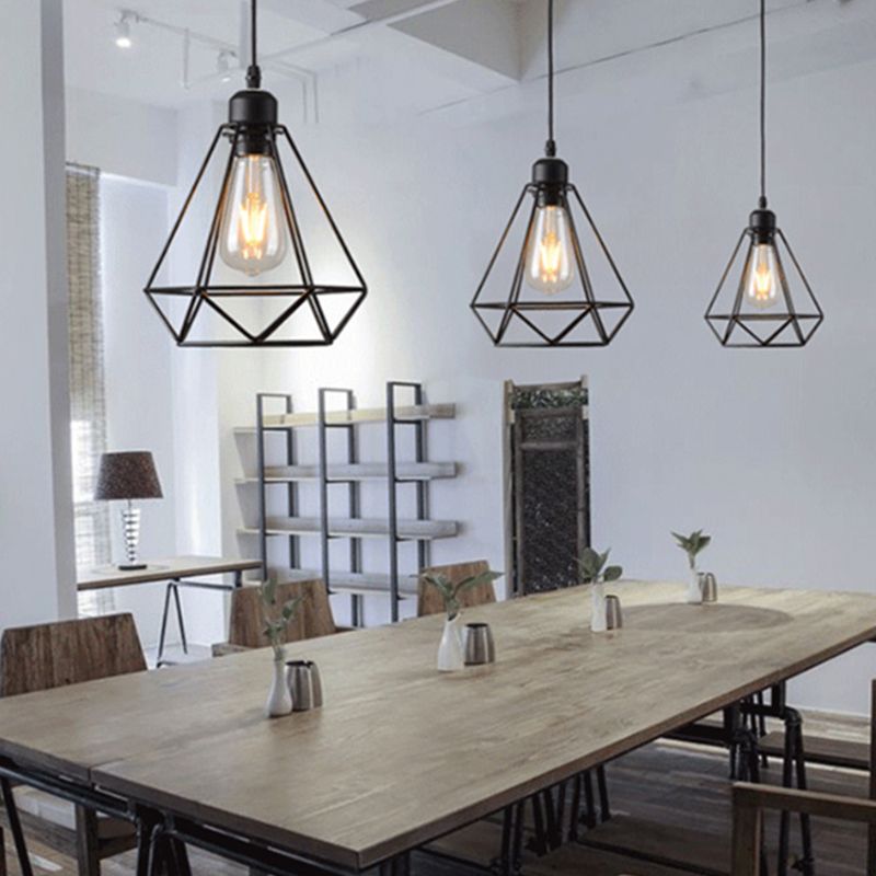 Plafond Light Industrial Dinning Room Pendant Lampe avec une nuance en métal à cage en diamant en noir