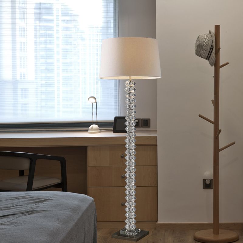 Urne-förmige Stand-up-Lampe Einfacher Kristall ein Kopf Wohnzimmer Bodenbeleuchtung in Beige in Beige