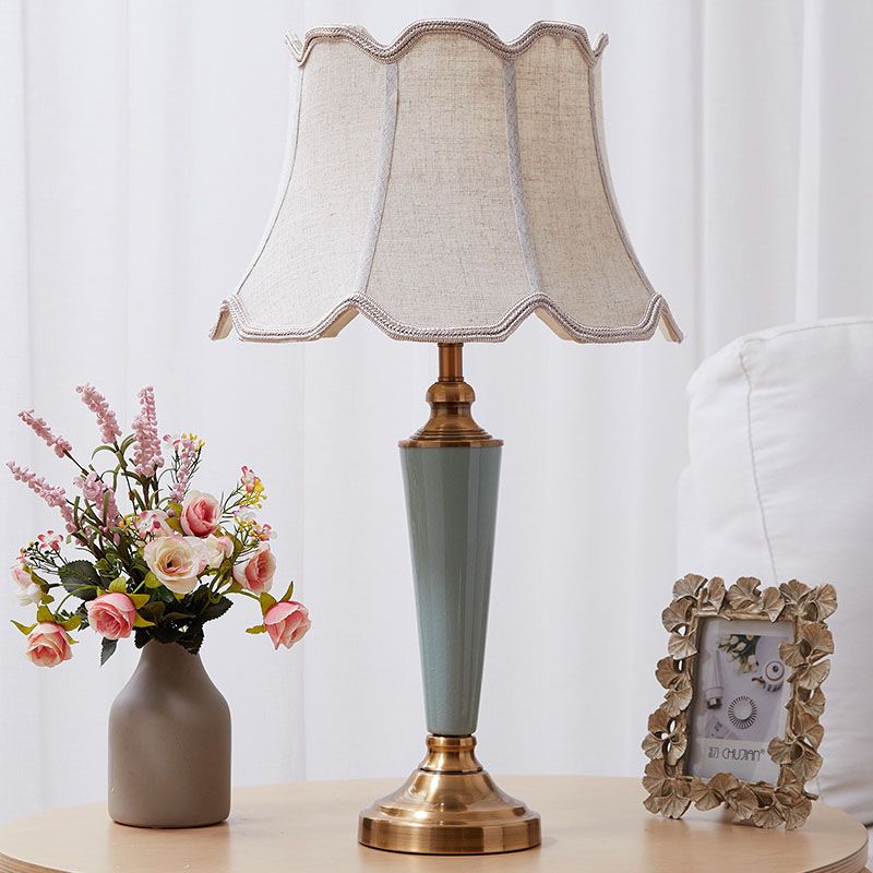 Scalloped-Edge Flared Fabric Night Light Traditional 1 Bulb Dining Room Table Lamp in Green