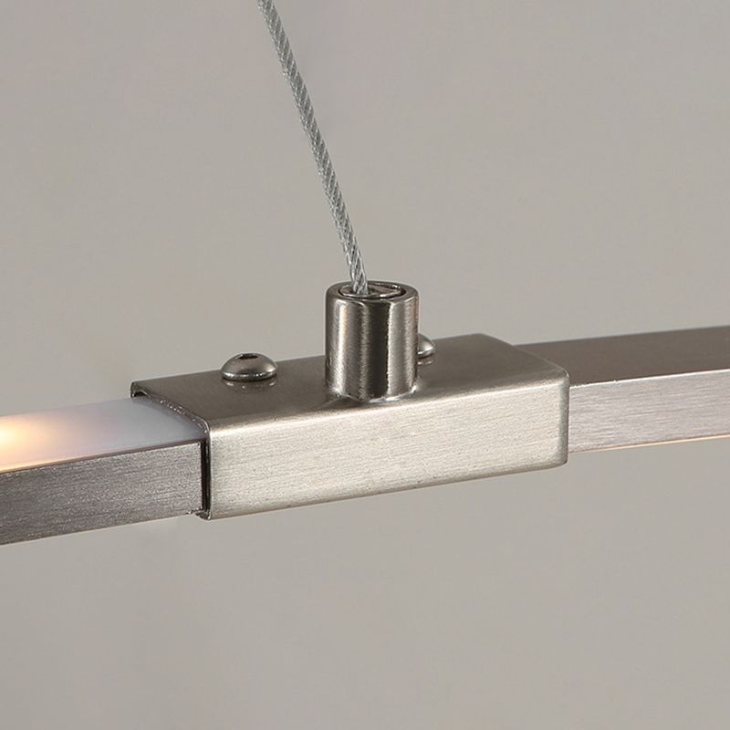 Lampe suspendue à LED en aluminium dans le pendentif linéaire acrylique moderne de style luxueux pour le salon