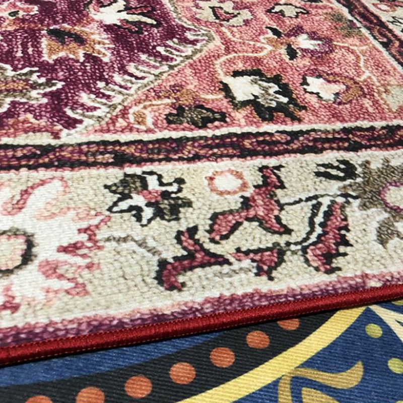 Red Tone Ethnic Floral Print Rug Polyester Retro Carpet Anti-Slip Backing Indoor Rug for Home Decor