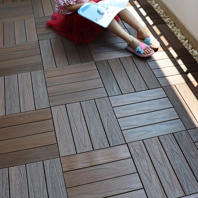 Square Snapping Patio Flooring Composite Tiles Striped Pattern Tile Set