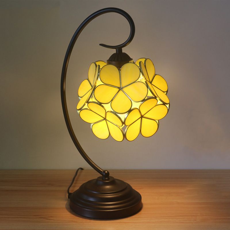 Blossom Shaped Table Light Single Head Beige/Pink/Yellow Glass Tiffany Style Nightstand Lamp for Bedroom