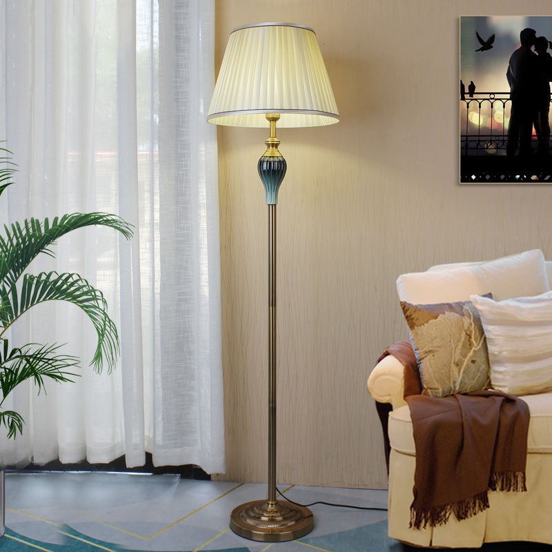 Modern Floor Lamp Household Floor Lighting Fixture with Fabric Shade for Sitting Room