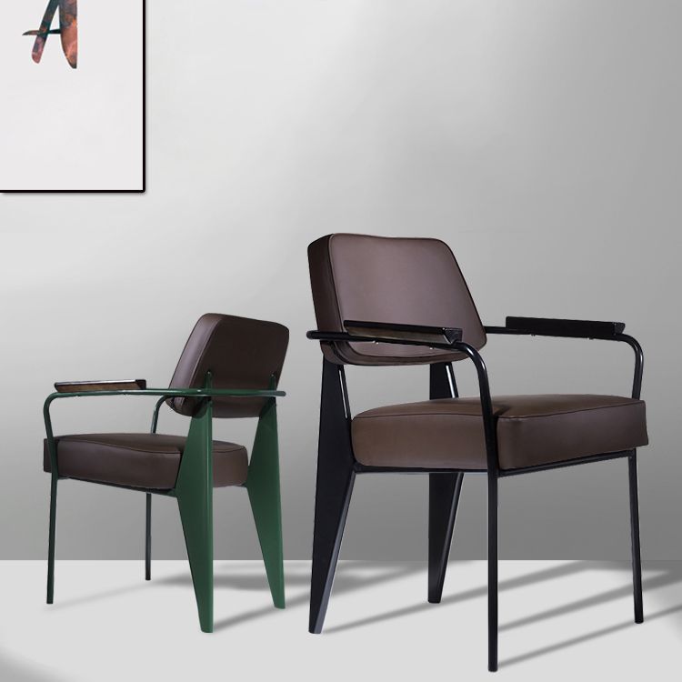 Chaise scandinave du bras de maison ouvrir une chaise de salle à manger en métal rembourrée arrière